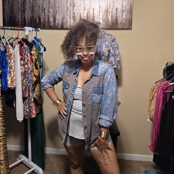 WASUP POSH FRIENDS! Its me  Precious Nieves 💕 - Picture 4 of 15